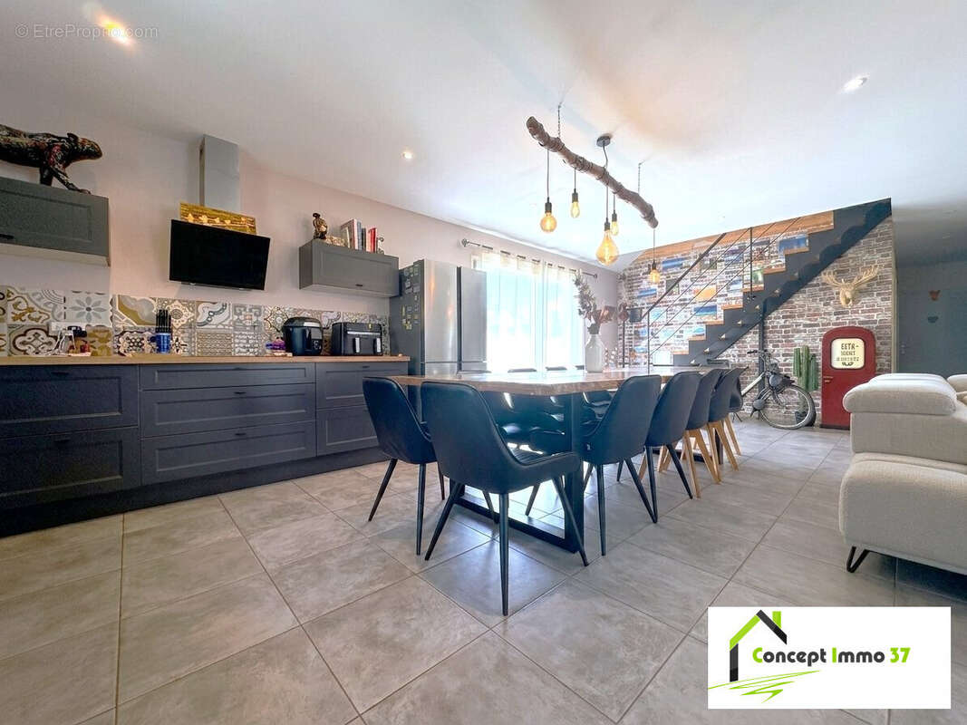 Maison à MONTLOUIS-SUR-LOIRE