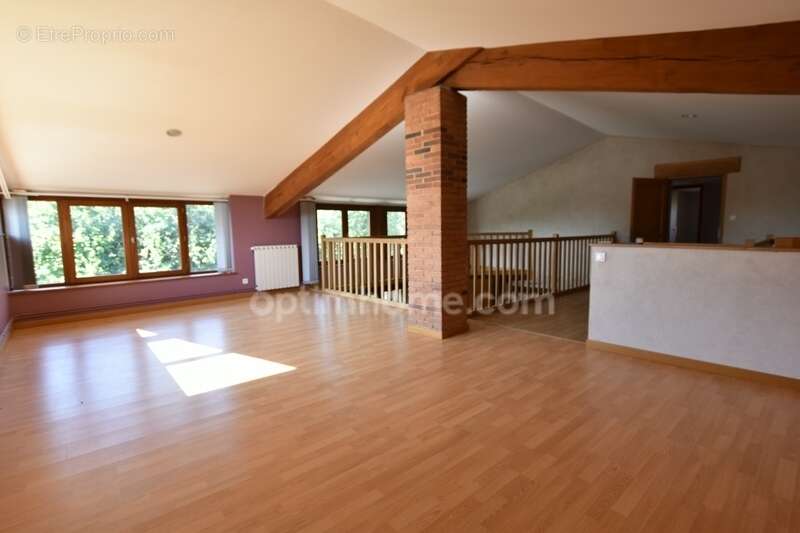 Maison à EGLISENEUVE-PRES-BILLOM