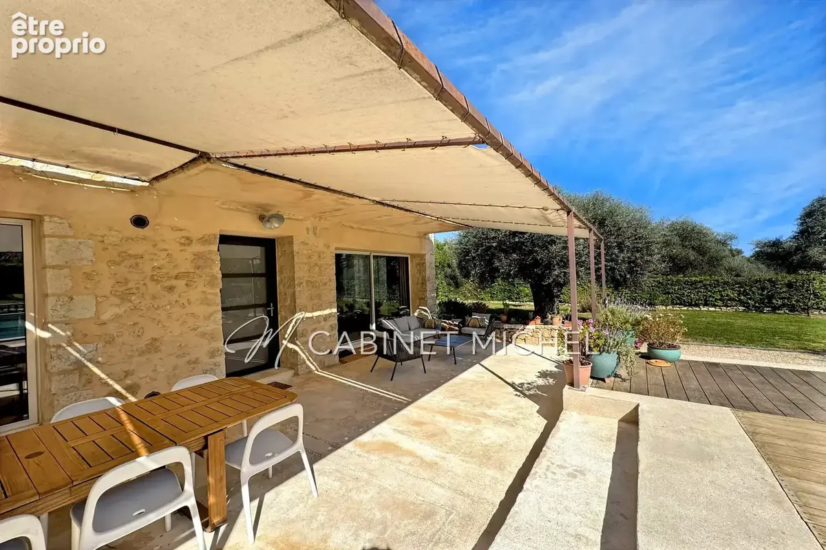Maison 252 m² à Le Rouret  - photo 2