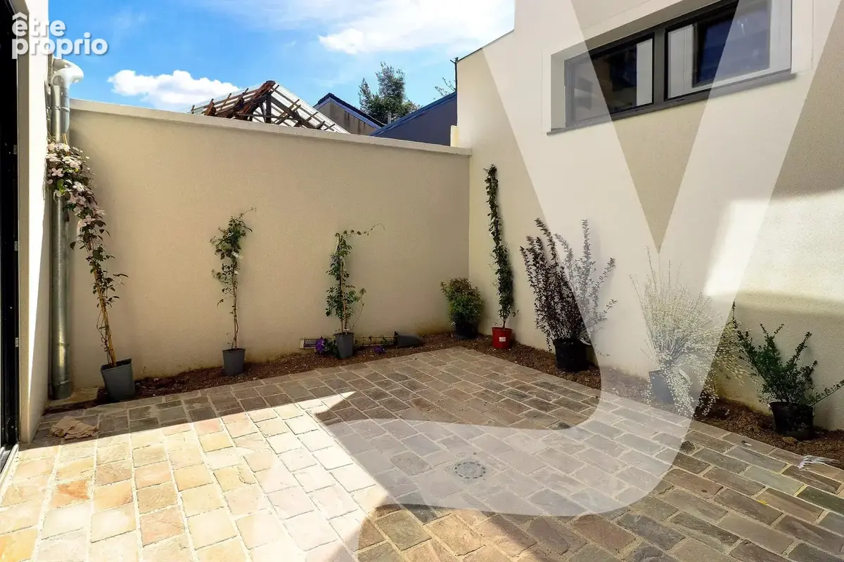 Magnifique loft avec terrasse - 5 pièces - bas montreuil - photo 2