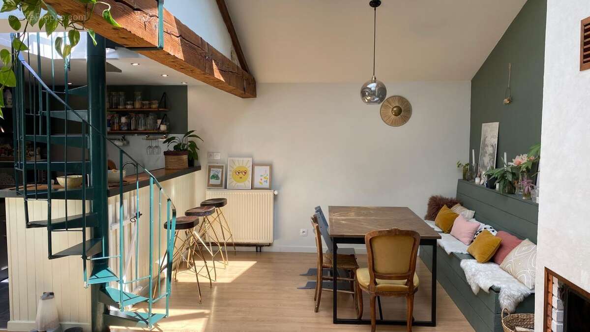 Appartement à FONTAINES-SUR-SAONE