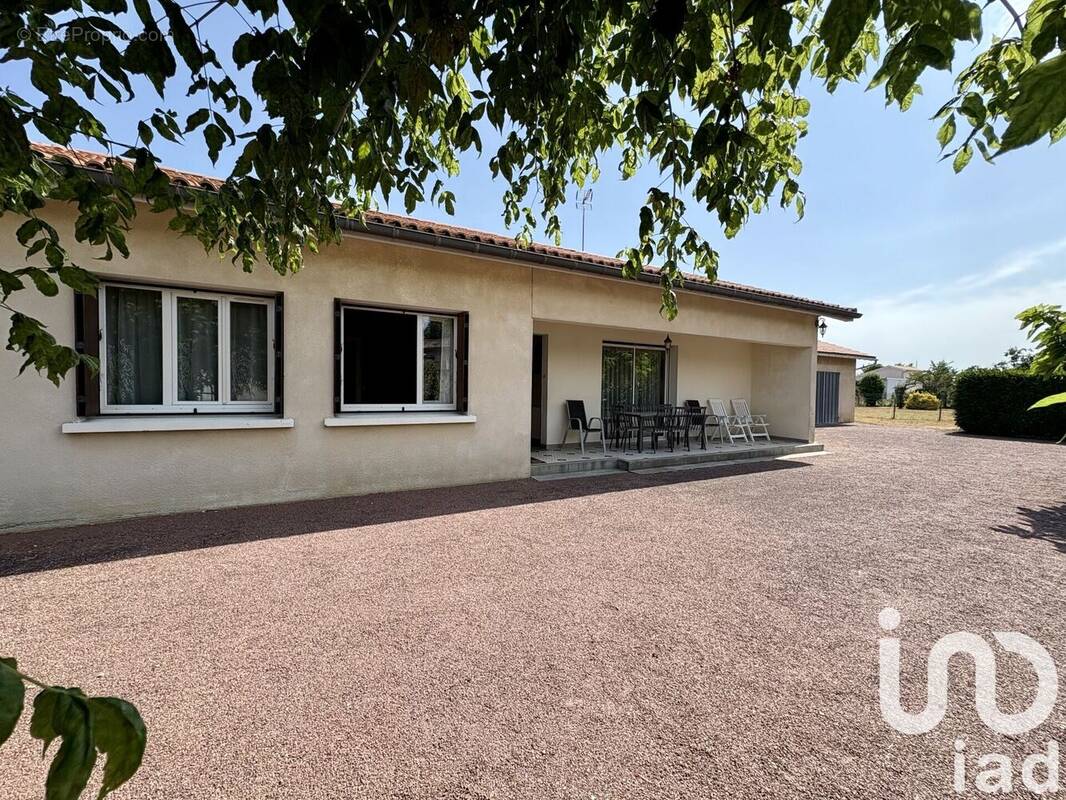 Photo 1 - Maison à LES BILLAUX