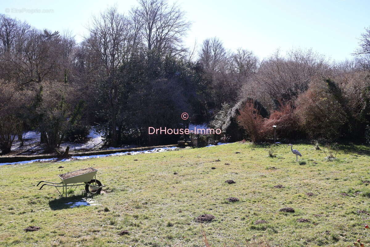 Maison à SAINT-LEGER-LA-MONTAGNE