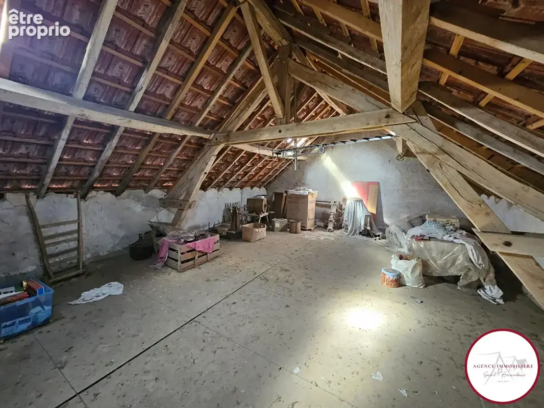 Maison de caractère à rénover , Lurcy-Lévis, 65 m² sur 6000 m² de terrain arboré - photo 8