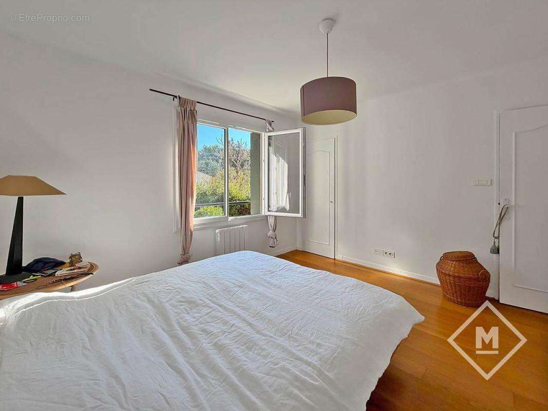 Appartement à MARSEILLE-7E