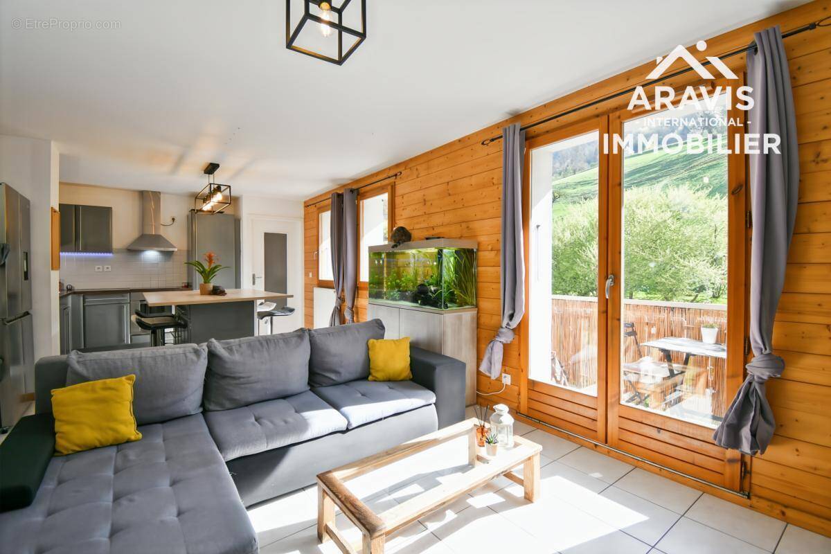 Appartement à SERRAVAL