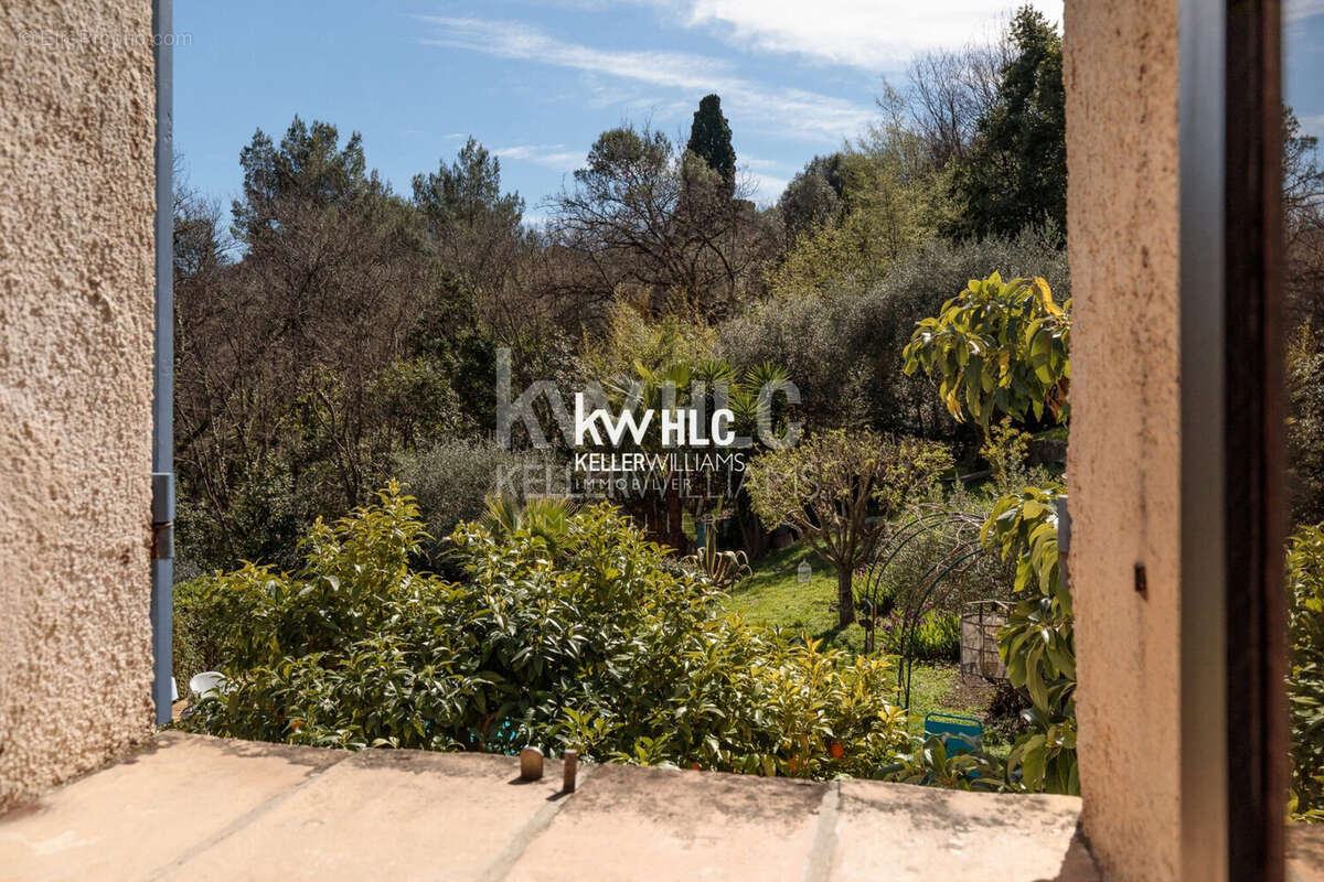 Maison 11 pièces 181 m² à vendre à Le Bar-Sur-Loup (06620) - photo 8