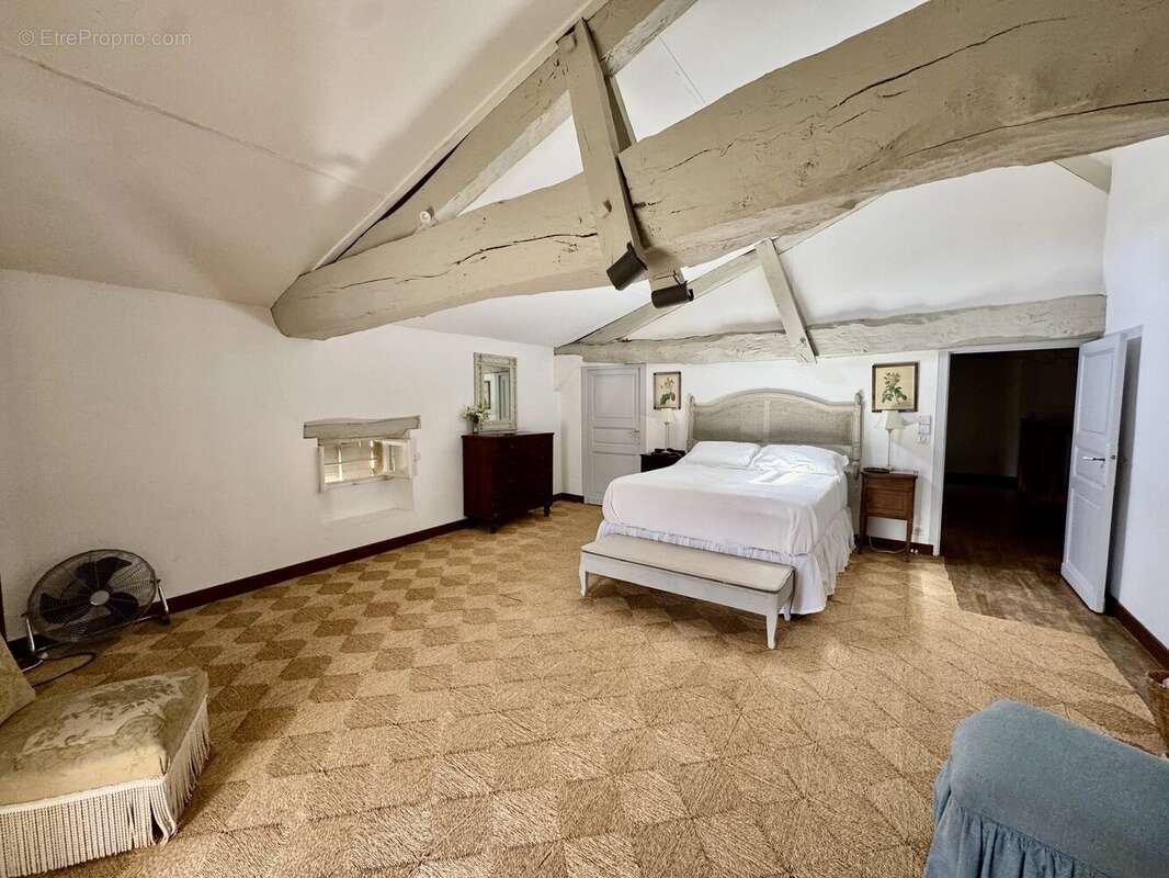 Maison à SAINT-COLOMB-DE-LAUZUN