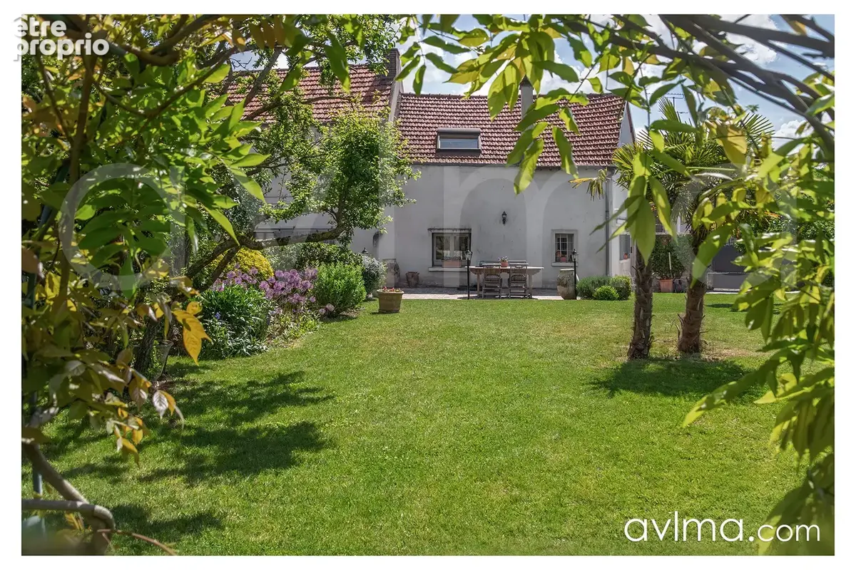 Photo Maison à Feucherolles au prix de 795 000€