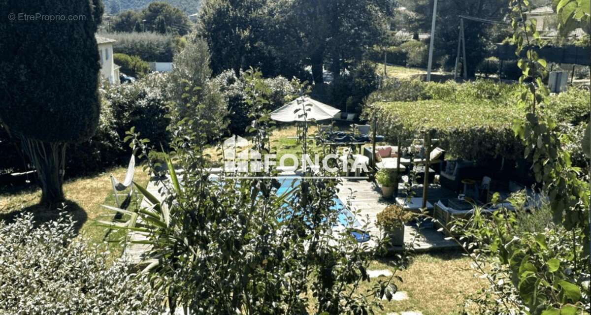 Maison à BORMES-LES-MIMOSAS