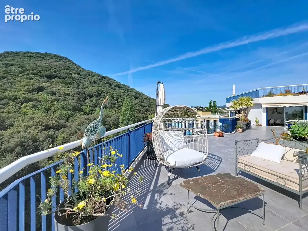 EXCEPTIONNEL : PENTHOUSE 110 m² avec 175 m² m² de terrasses - Vue mer - Double garage - photo 9
