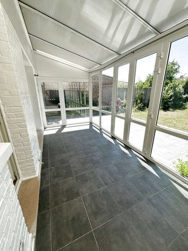 Maison familiale avec - 3 chambres - garage   Famars - photo 3