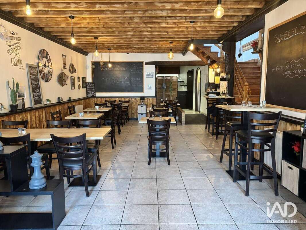 Photo 2 - Commerce à LES PIEUX