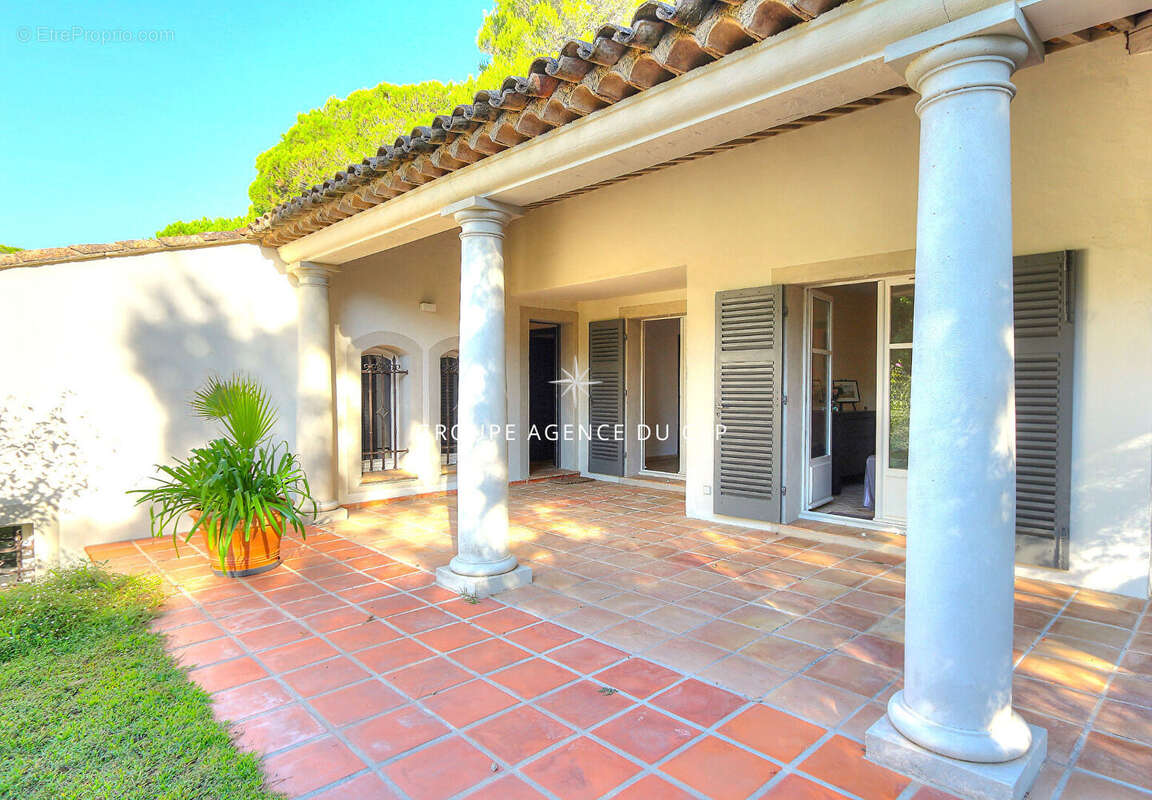 Villa d'exception à vendre à Saint Raphaël - Valescure, 7 pièces, piscine chauffée - photo 16
