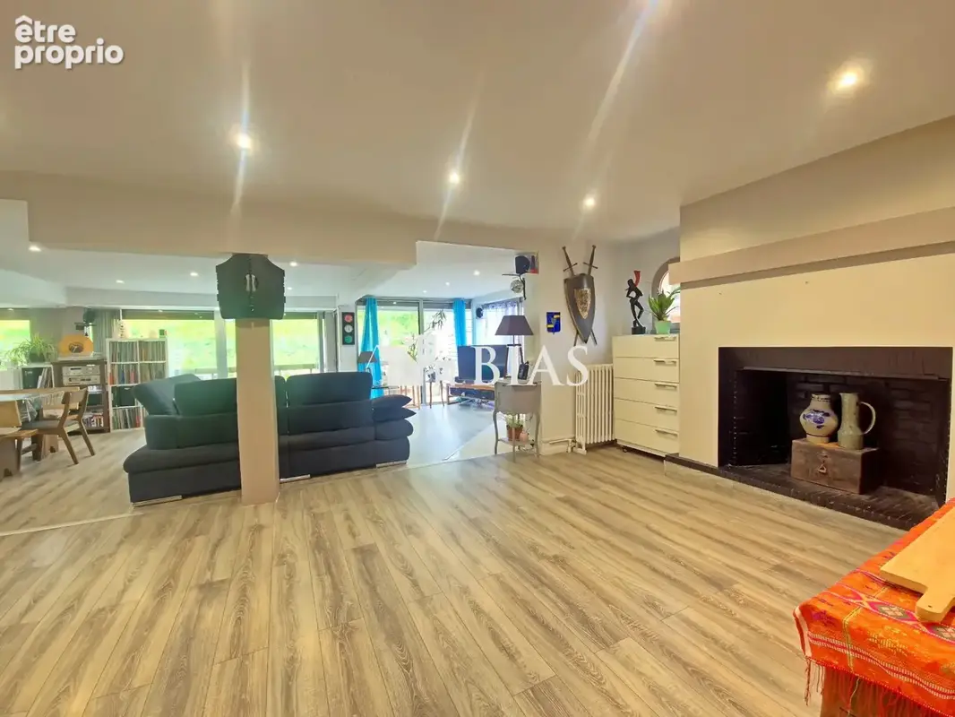 Maison 148 m² à Saint-Leger-Du-Bourg-Denis  - photo 3