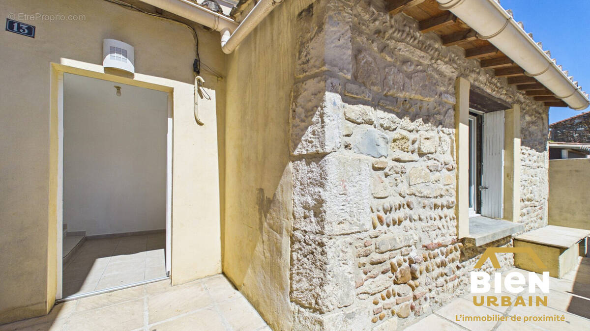 Maison à GARONS