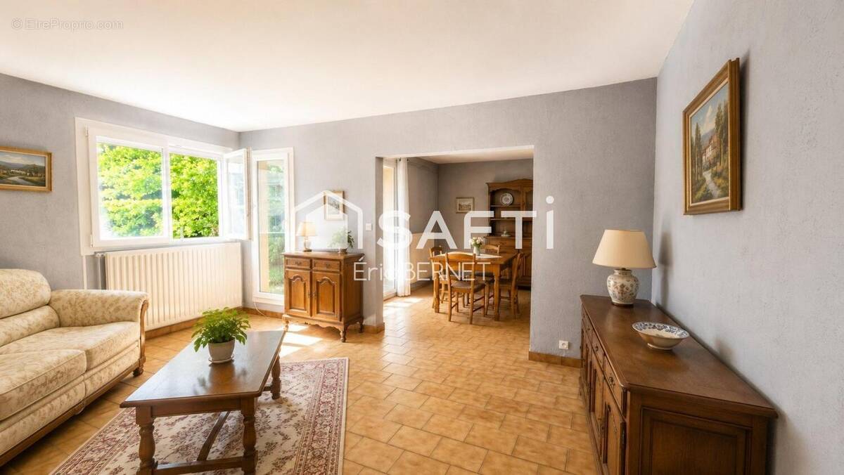 Photo 1 - Appartement à DECINES-CHARPIEU