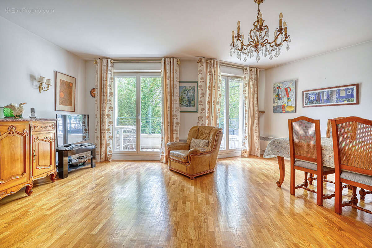 Appartement à LE PLESSIS-ROBINSON