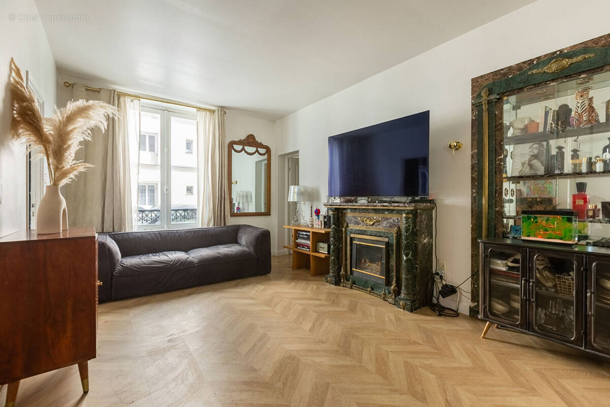 Appartement à NEUILLY-SUR-SEINE
