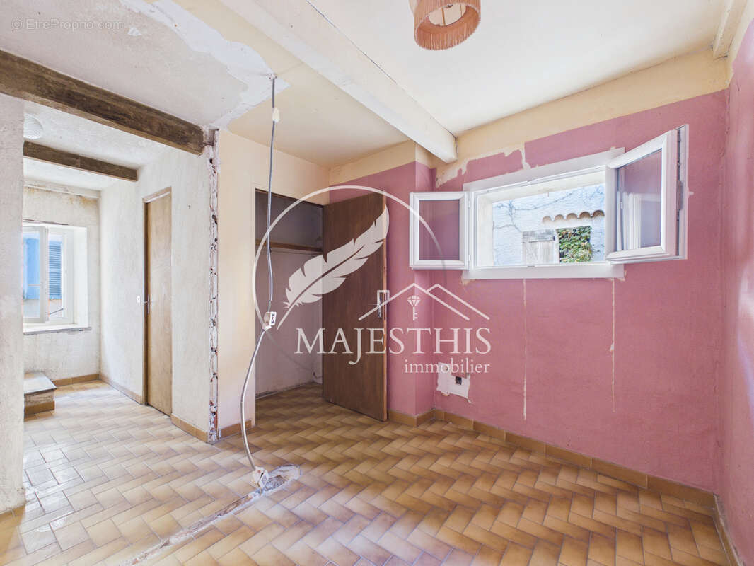 Maison de ville 70m2 a rehabiliter a pignans - photo 8