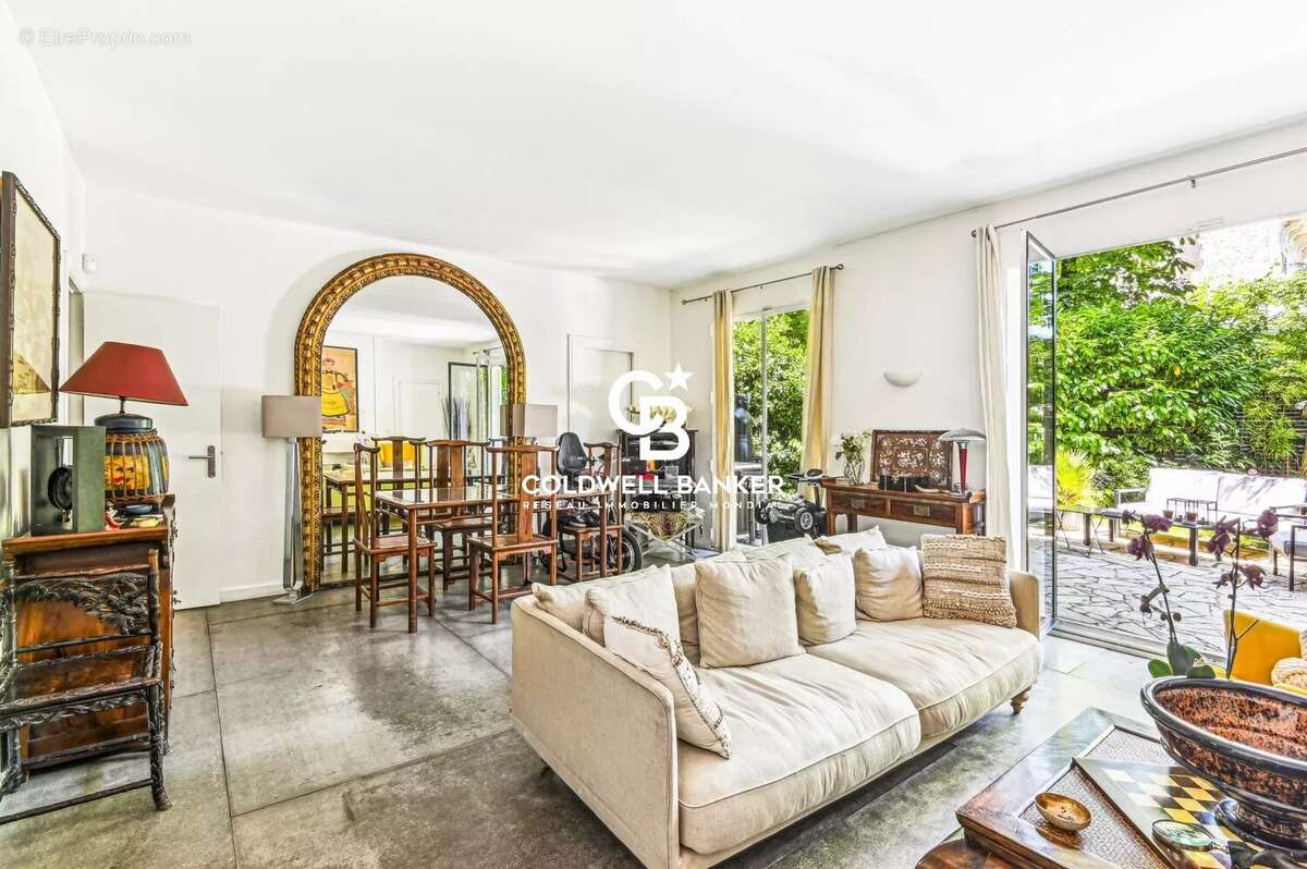 Appartement à NEUILLY-SUR-SEINE
