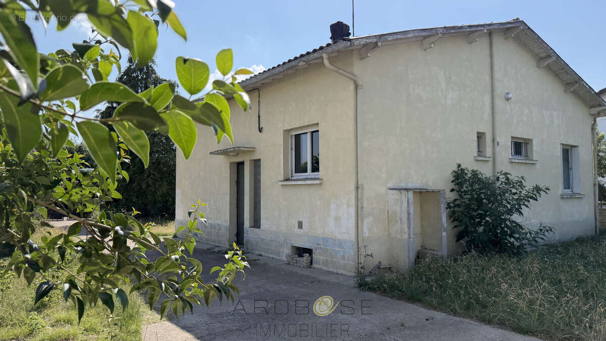Maison de plain pied de type F3 avec jardin et garage . - photo 18