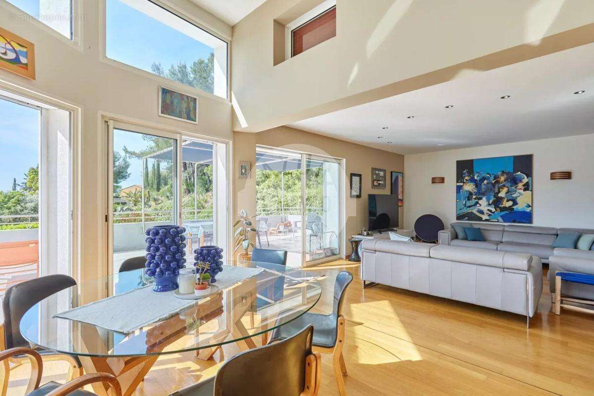 Maison à ROQUEVAIRE