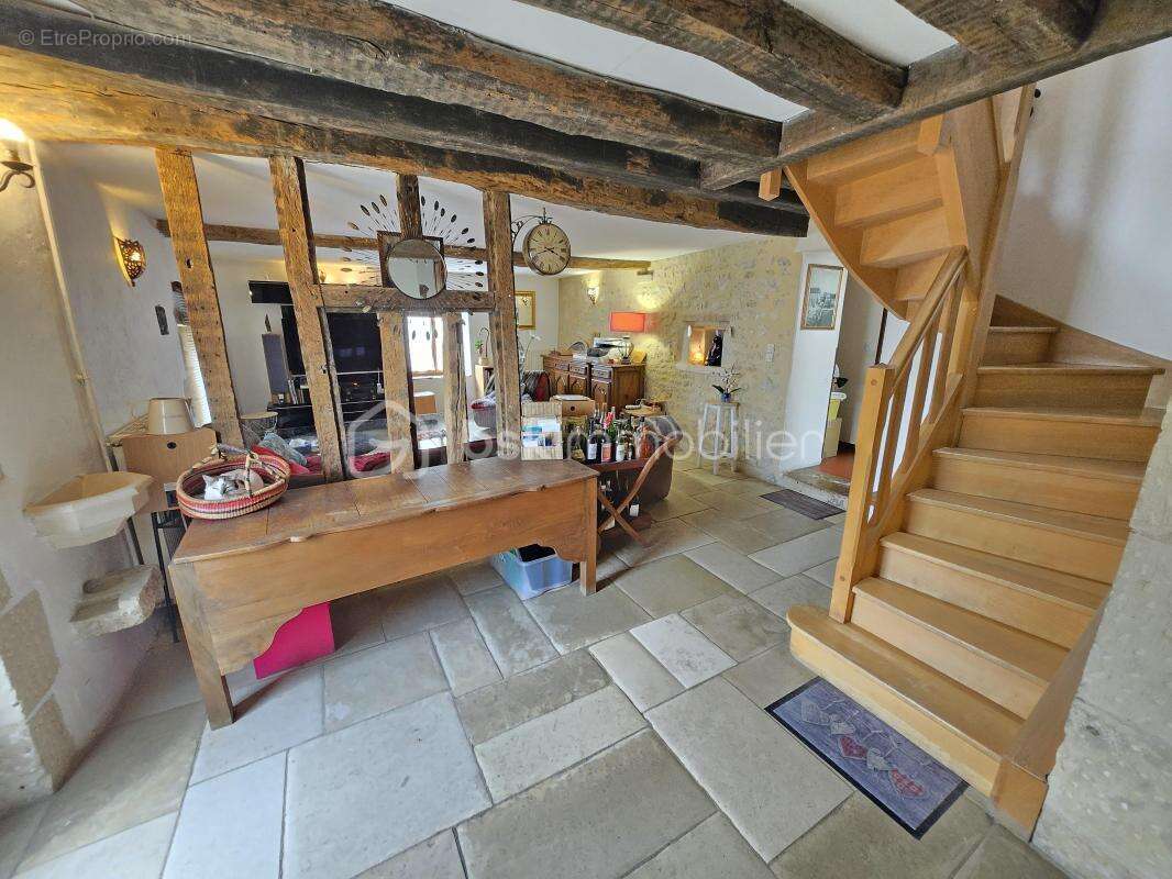 Maison à COULANGES-LES-NEVERS