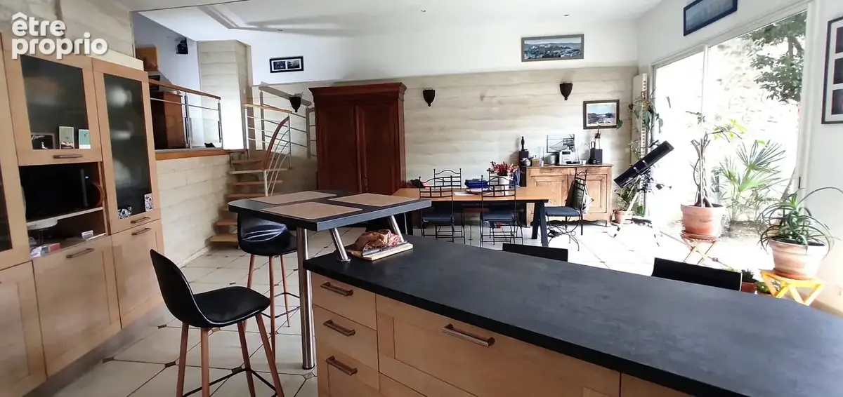 Maison 5 pièces 215 m² à vendre à Saintes (17100) - photo 4