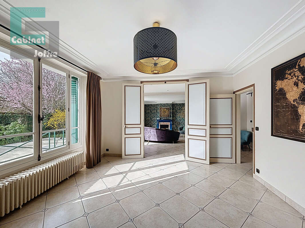 Maison à VULAINES-SUR-SEINE