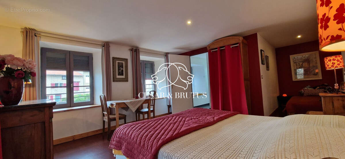 Maison à USSON-EN-FOREZ