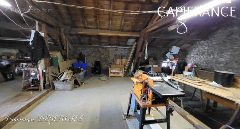 Maison à SAINT-SAUVEUR-DE-MONTAGUT