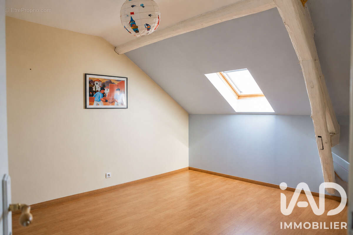 Maison 225 m² à Tarbes  - photo 8