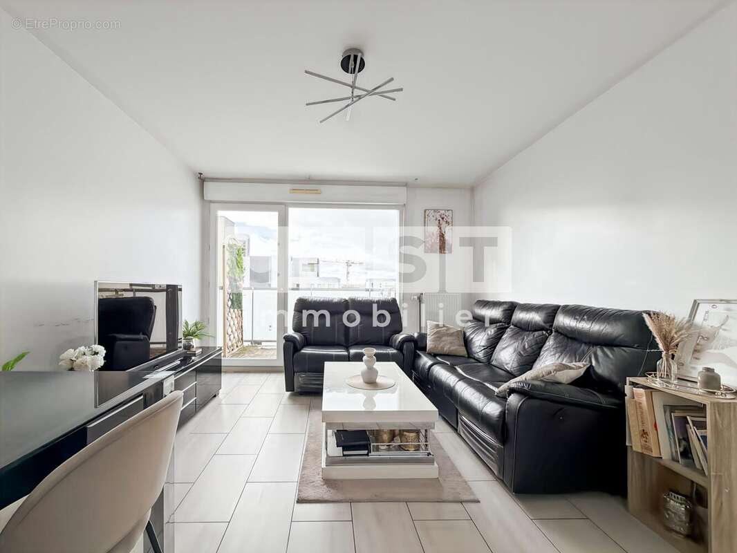 Appartement à GENNEVILLIERS