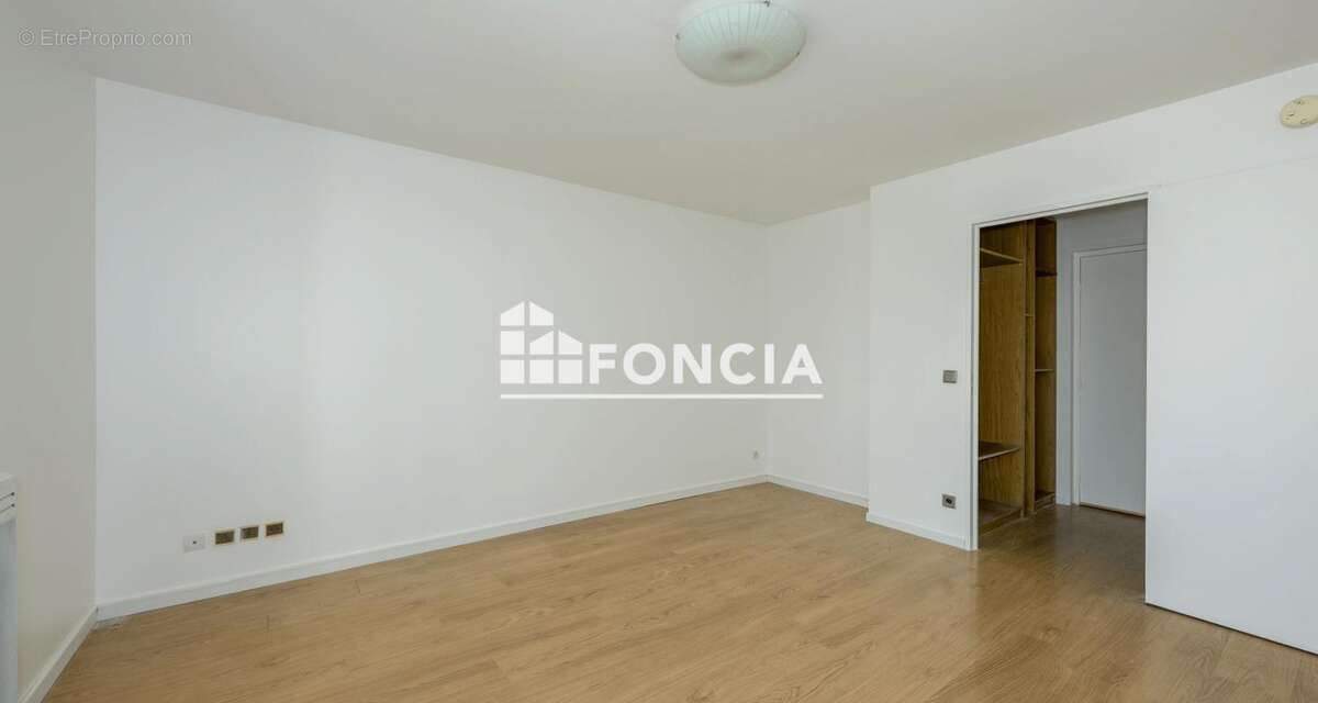 CORBEIL-ESSONNES Studio avec cave et garage - photo 5