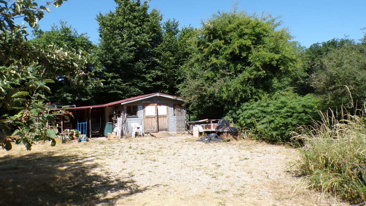 Chalet finlandais en bois à Saint-Saturnin   situé au calme sur plus d'un hectare avec une forêt nourricière - photo 13