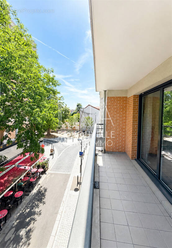 Appartement à LES LILAS