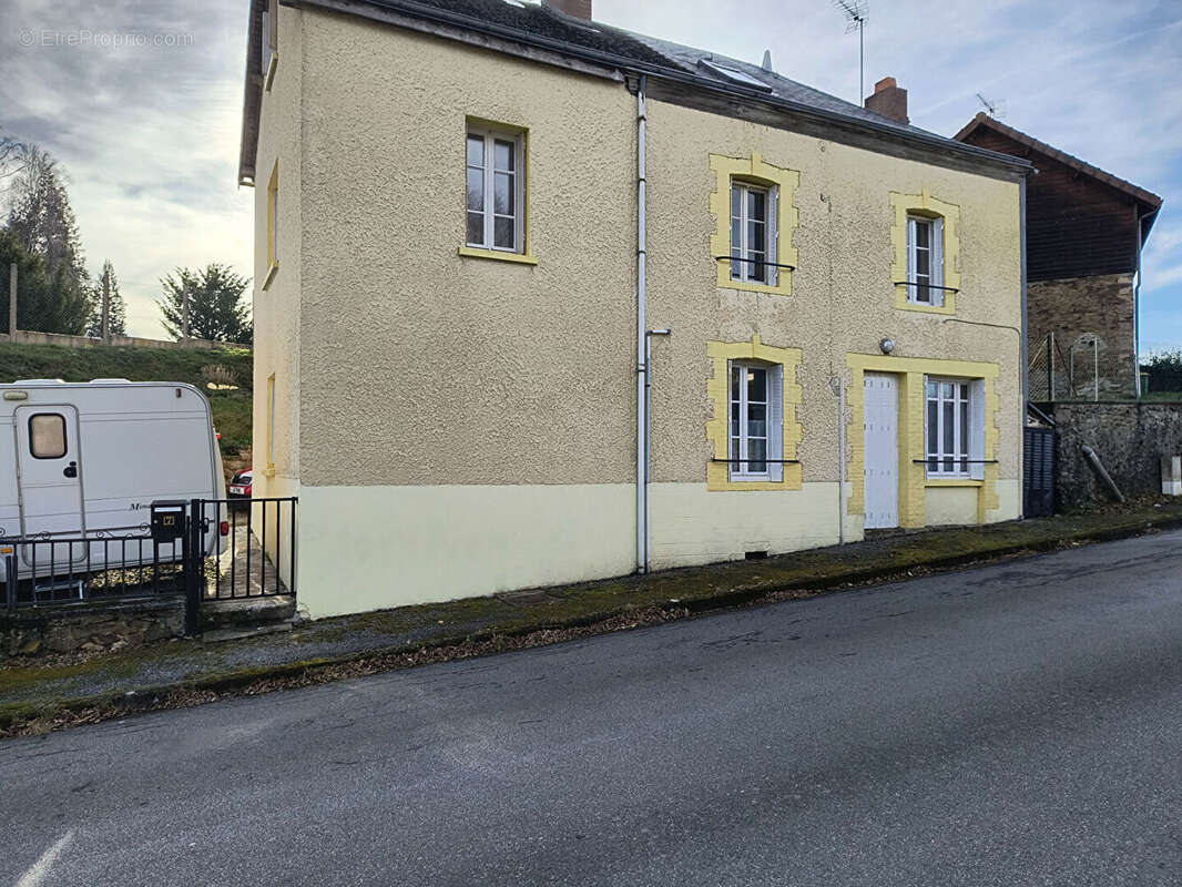 Maison à LAURIERE