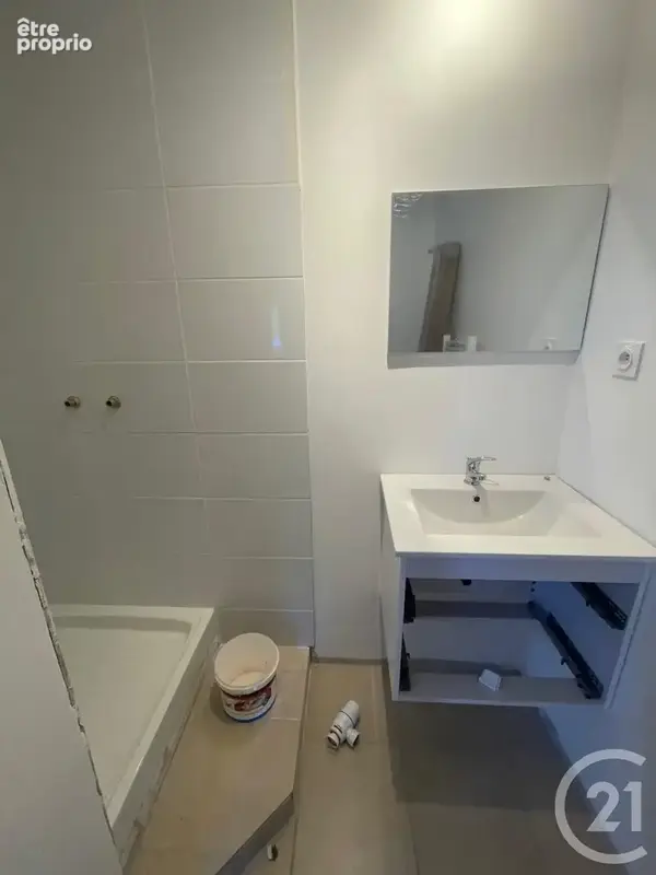 Maison 134 m² à Les Eglisottes-Et-Chalaures  - photo 5