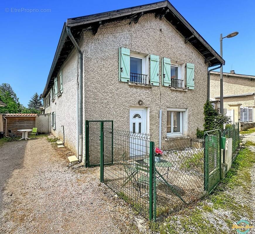 Maison à FRONTONAS