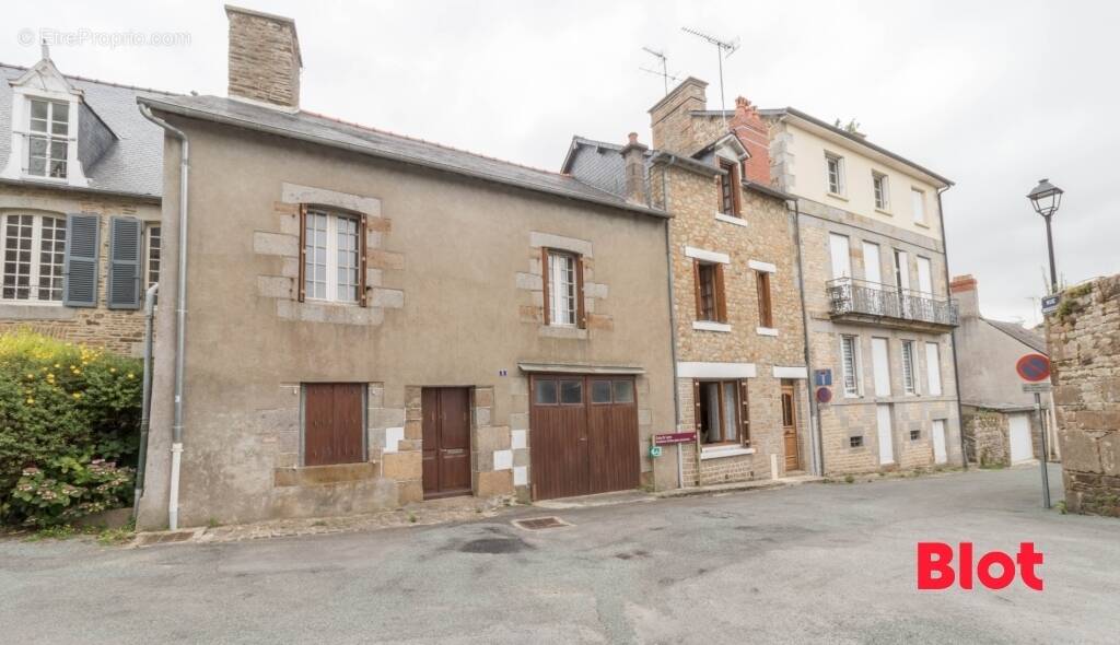 Maison à ANTRAIN