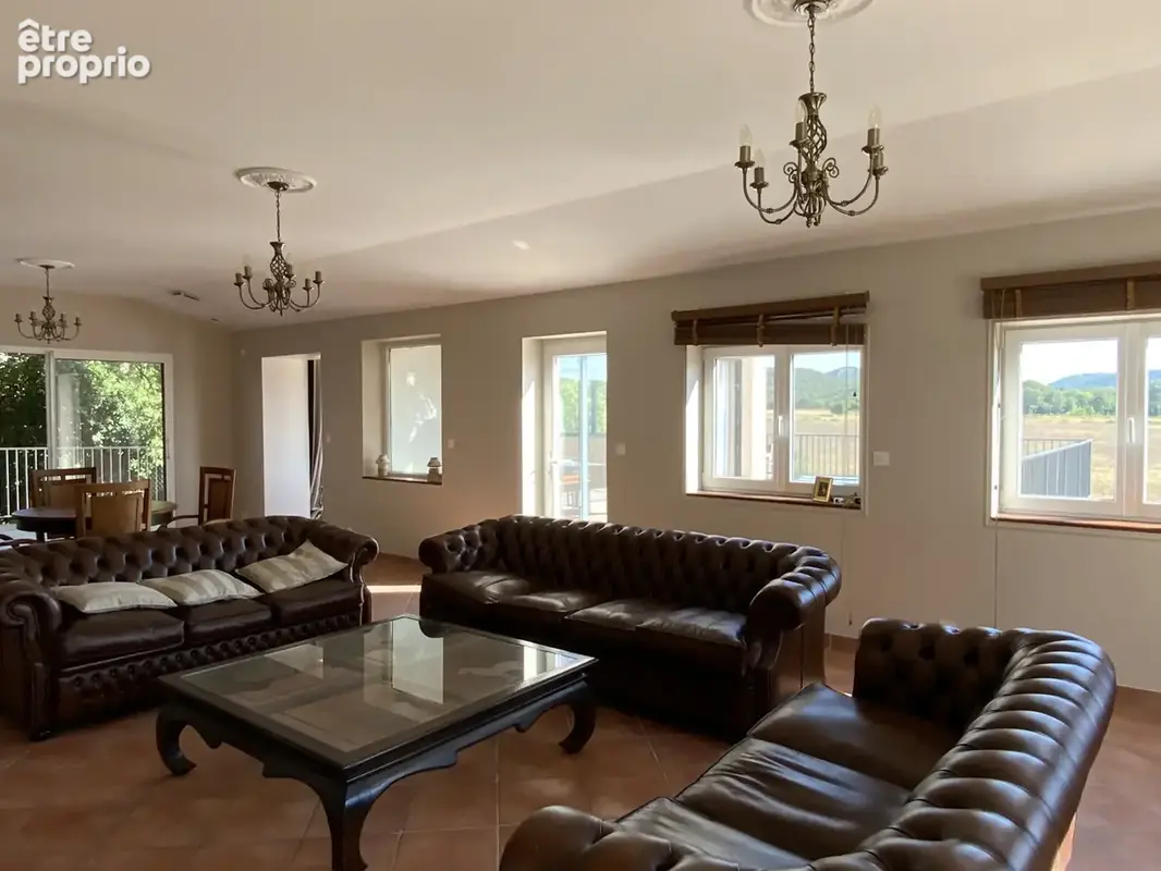 Propriété de 380 m2 avec vue panoramique sur les montagnes. - photo 11