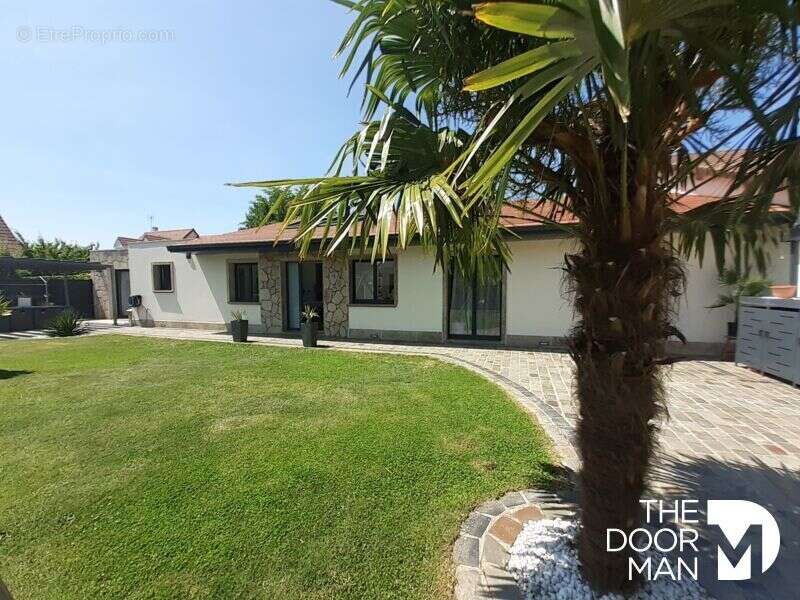 Maison à LE PERRAY-EN-YVELINES