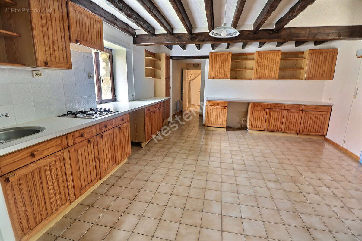 Maison ancienne à vendre à Prouilly - 6 chambres, grand terrain - photo 11