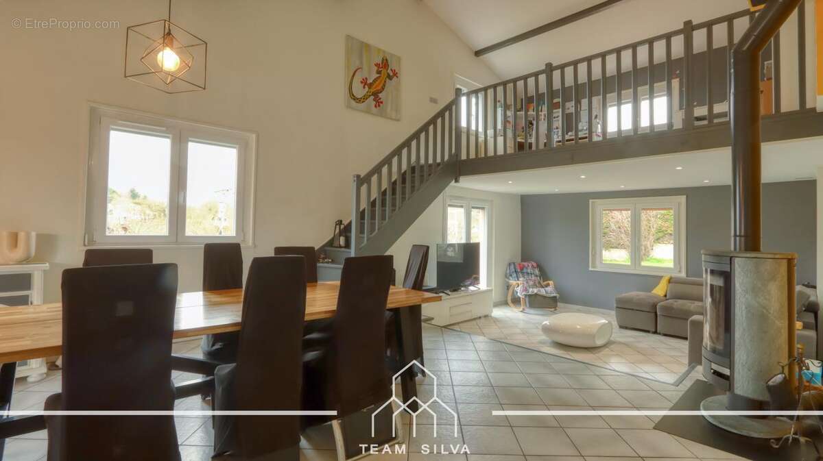 Maison à SAINT-QUENTIN-FALLAVIER