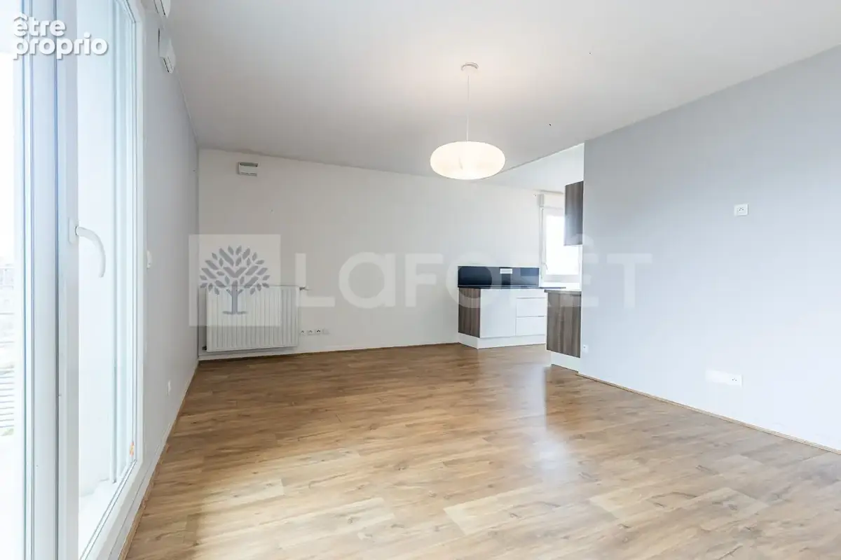 Agence immobiliere laforet - "carex" - annecy - seynod - appartement traversant t3 de 68m² - cave - balcon - photo 3