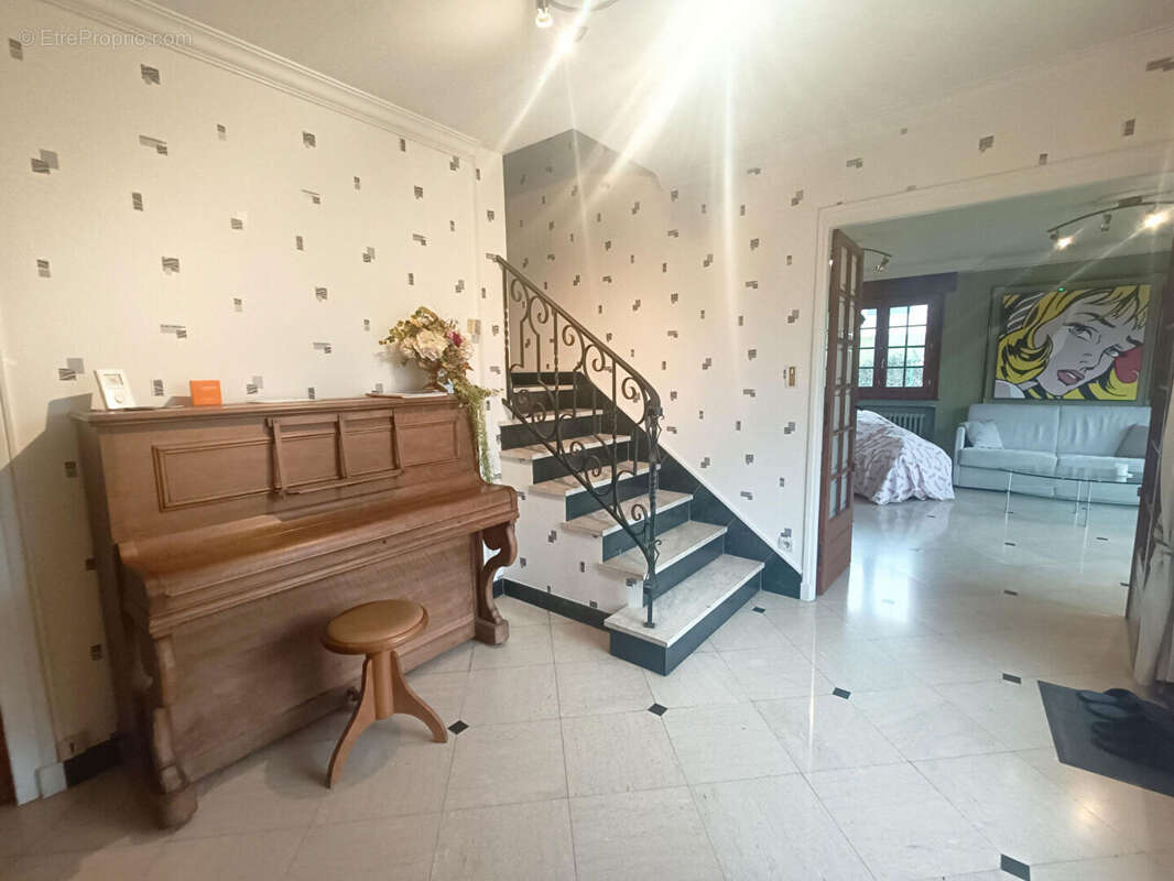 Maison à PONT-DE-CHERUY