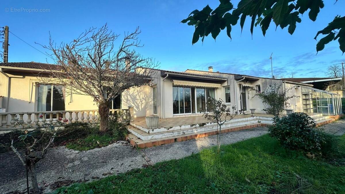 Photo 1 - Maison à SAINTES