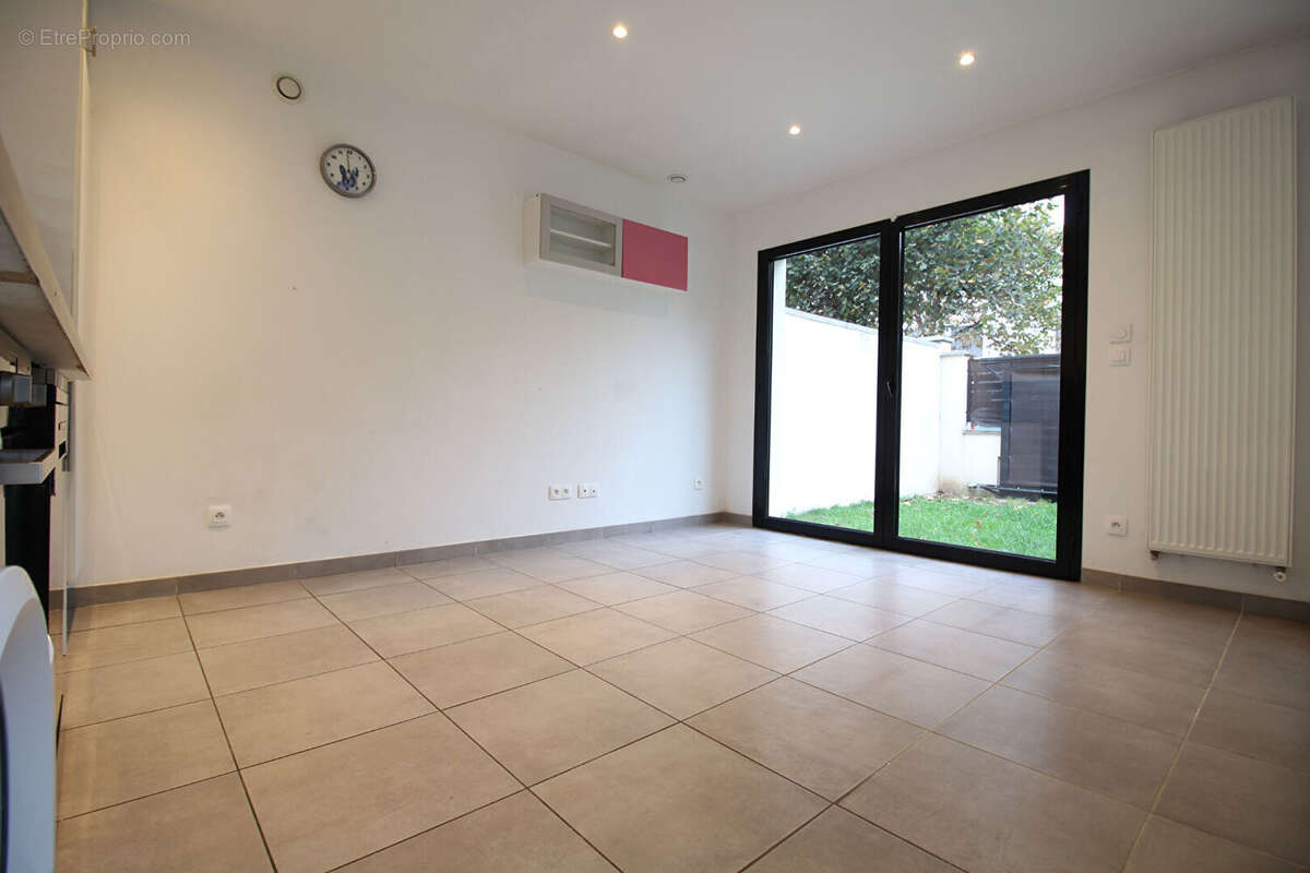 Maison à SARTROUVILLE