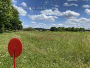 Terrain à SAUGNAC-ET-CAMBRAN